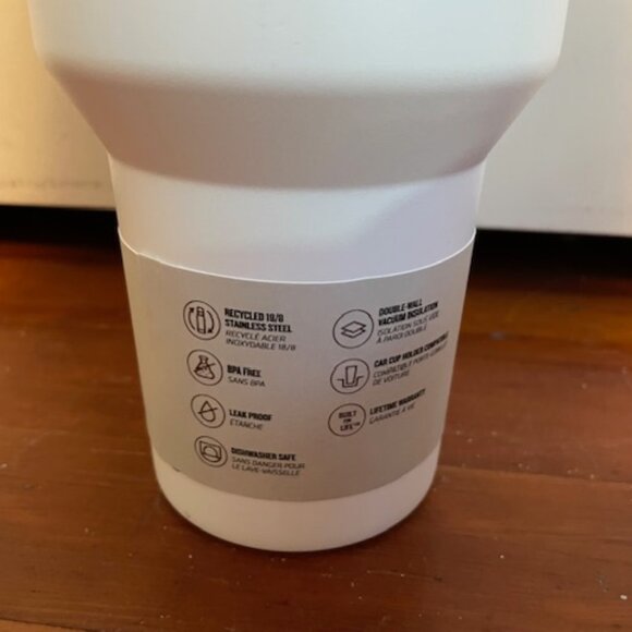 NEW Stanley Water Bottle Cold Flip Straw Quencher White Handle Hiking Athletic - Picture 5 of 13